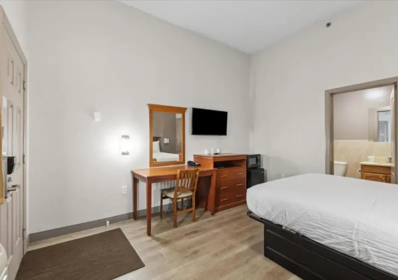 Queen Room
