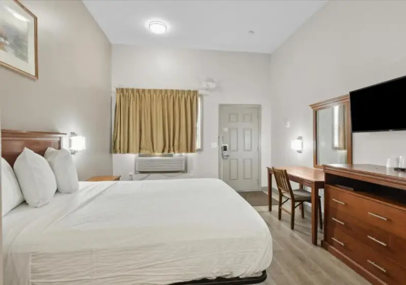 Queen Room - Disability Access
